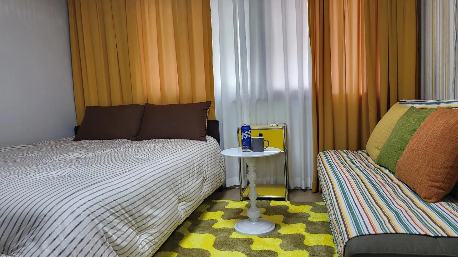 Park Stay #Hongdae Sinchon 10Min #Metro 3Min #3Beds Seoul Apartment