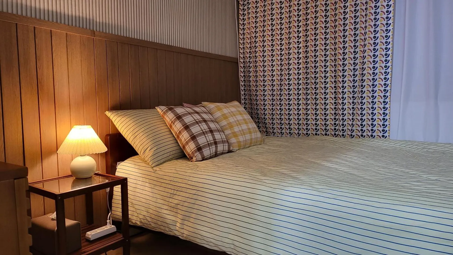 Park Stay #Hongdae Sinchon 10Min #Metro 3Min #3Beds Seoul Apartment